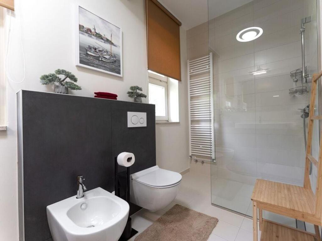 Leone Comfortable Holiday Villa *