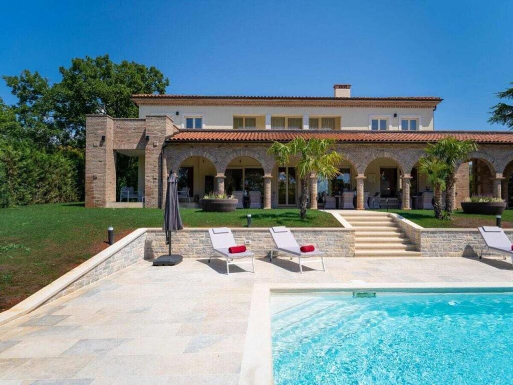 Villa Leone Comfortable Holiday