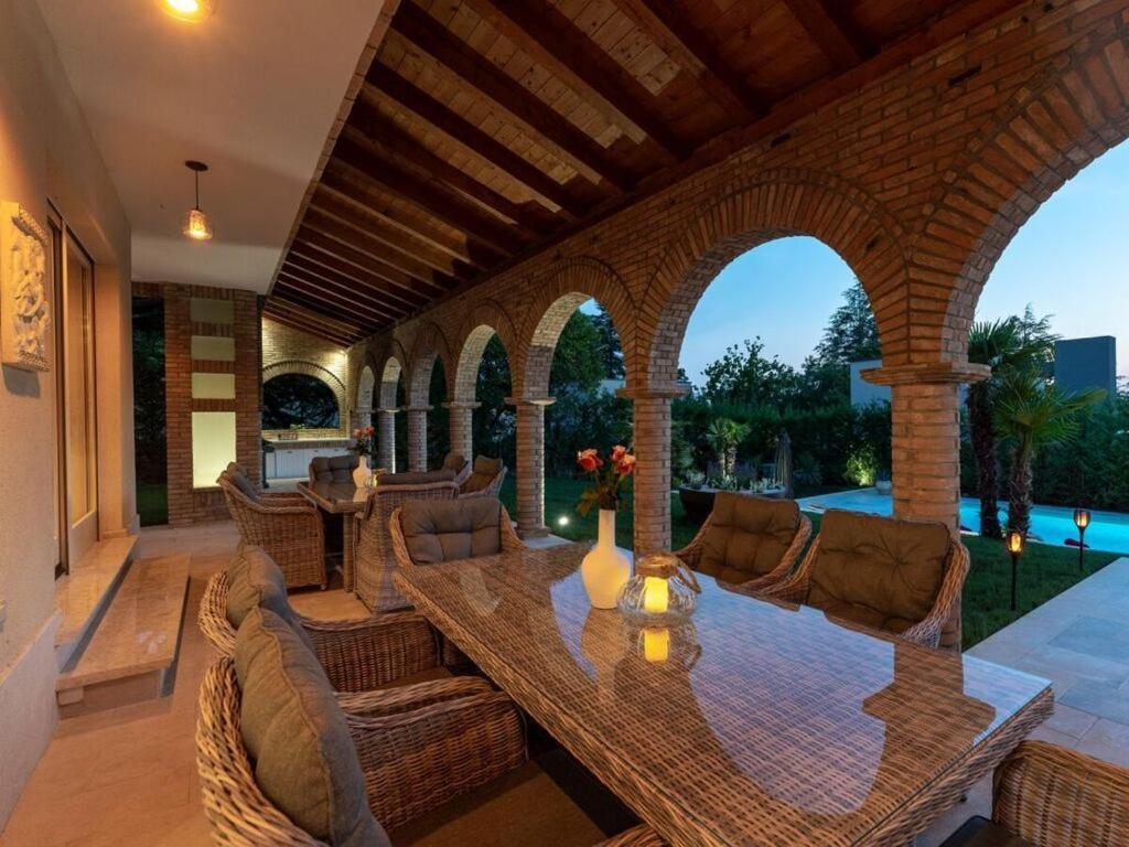 Leone Comfortable Holiday *